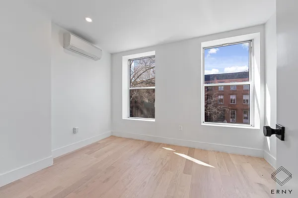 Rented by ERNY LLC | media 7