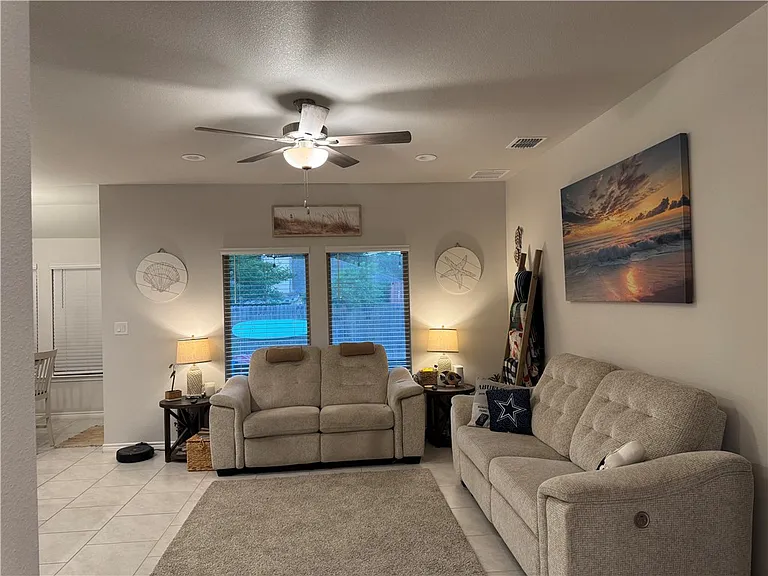 3946 Jayden Dr — Photo 7