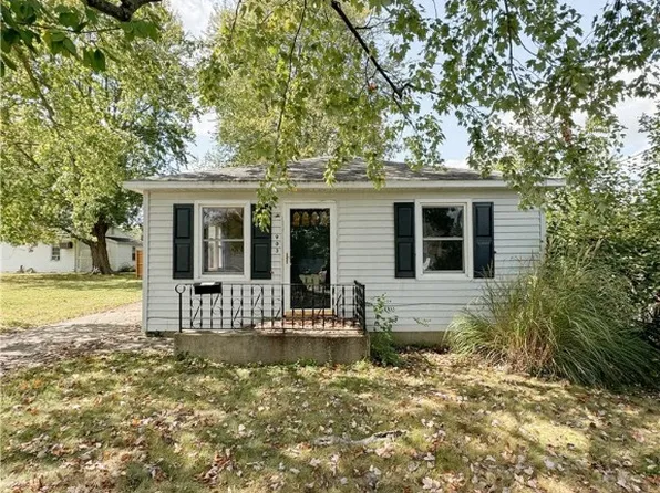903 N Lincoln St, Robinson, IL 62454