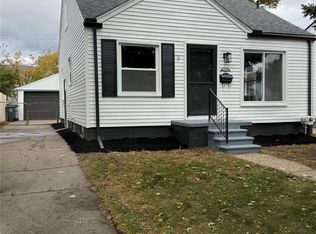 1427 E Madge Ave, Hazel Park, MI