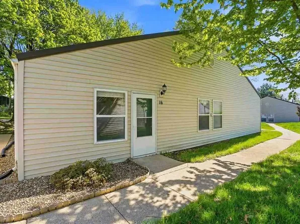1220 Village Rd APT 16, Iowa City, IA 52240