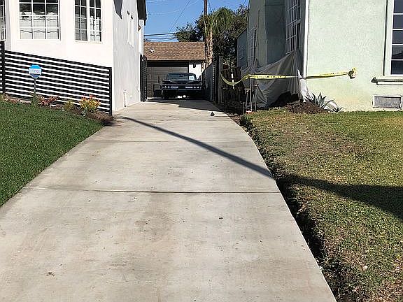2nd image of 2053 W 75th St