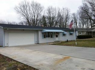 208 S Country Club Ct, Crawfordsville, IN 47933