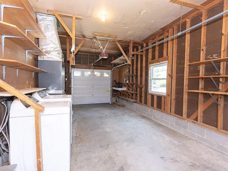 724 Lucas Creek Rd — Photo 23