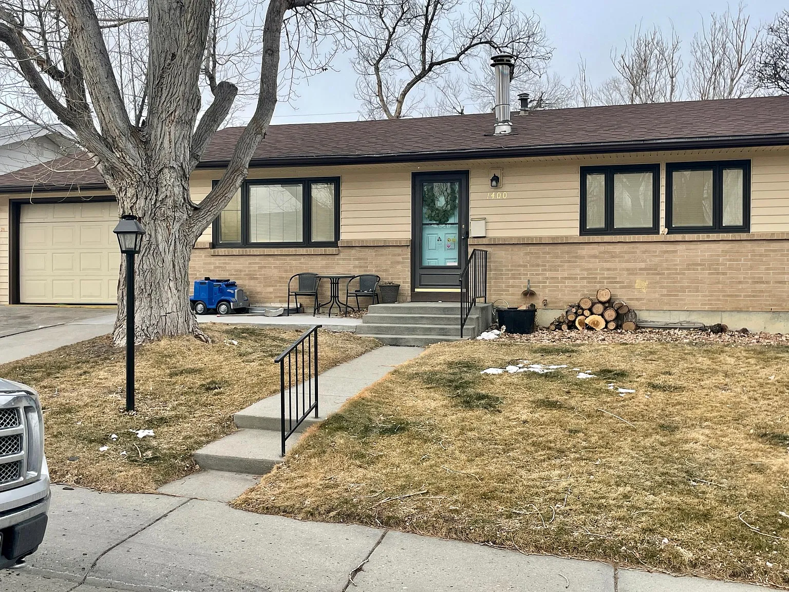 4 bed, 1824 sqft, $2,000 — Photo 1