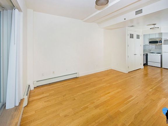 3rd image of 591 Flushing Ave #3RC