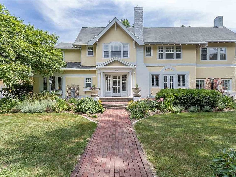 1002 E Forest Ave, Neenah, WI 54956 Zillow