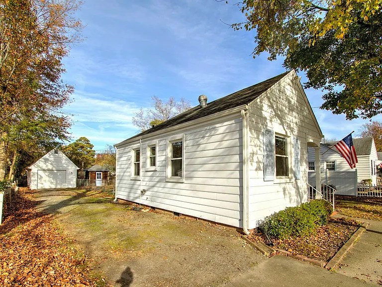 110 E Union St — Photo 26