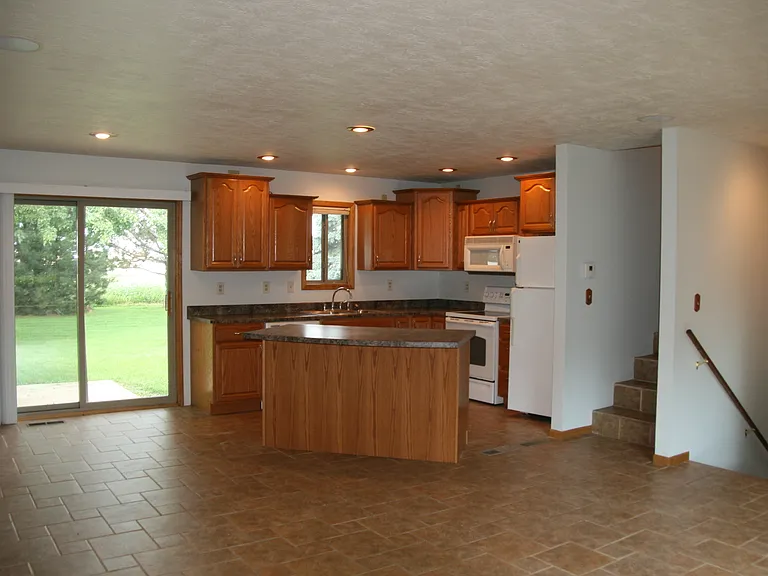 361 Sunset Dr — Photo 8