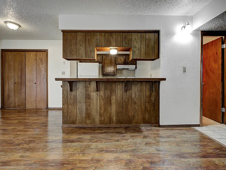 1315 Glen Oaks Ct #4 — Photo 12