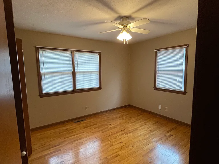 1333 S Ventura Ave — Photo 4