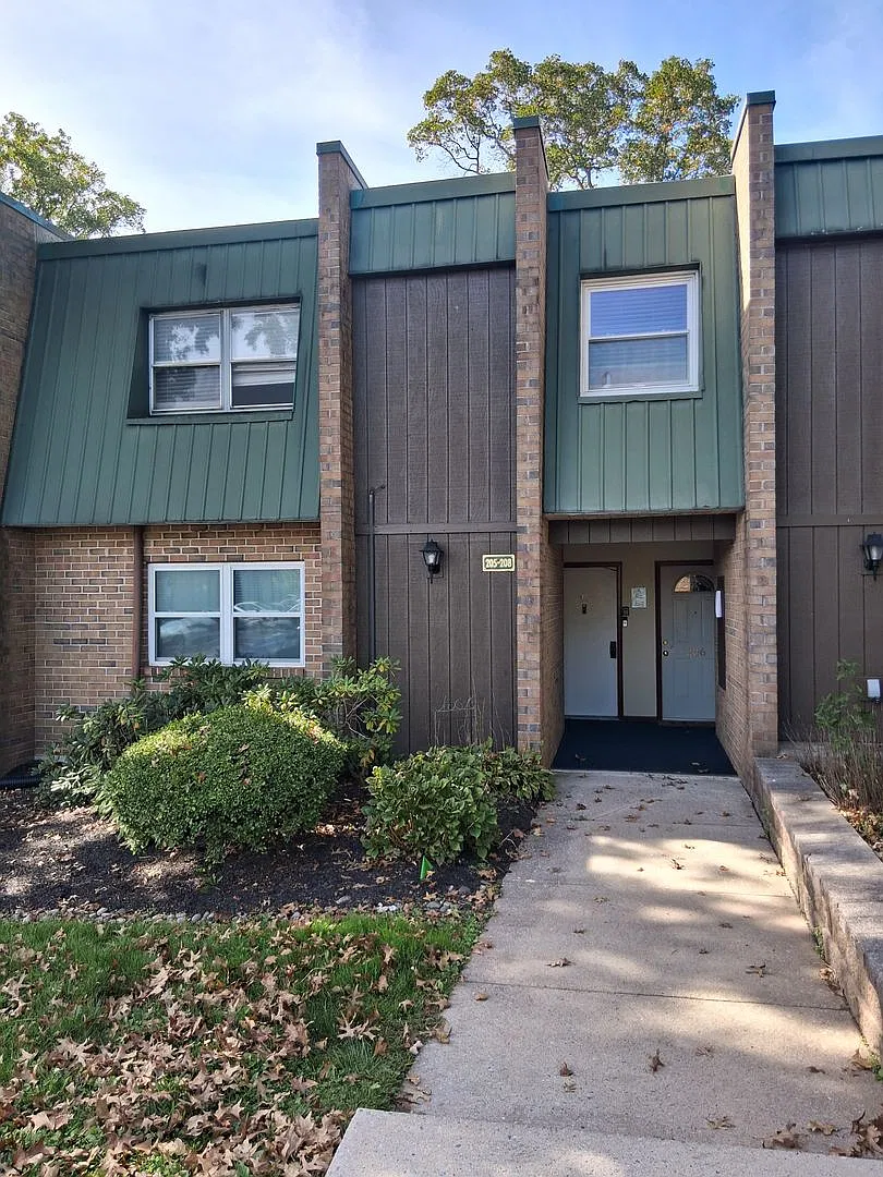 208 Meadowview Ln #208, Mont Clare, PA 19453 — Photo 1