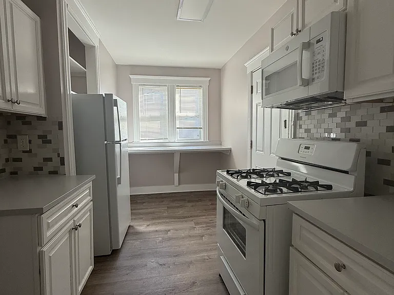 26 Harwood St #4 — Photo 2