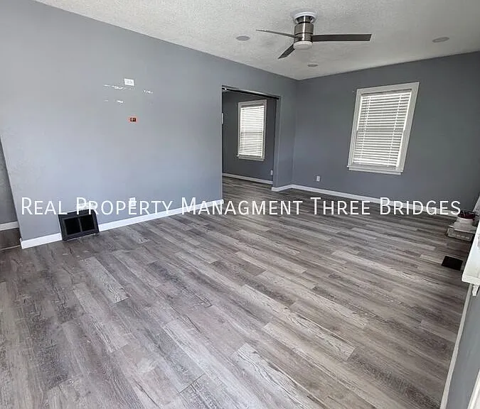 35 S Barat Ave — Photo 1
