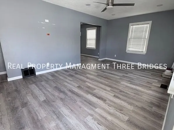 35 S Barat Ave, Saint Louis, MO 63135