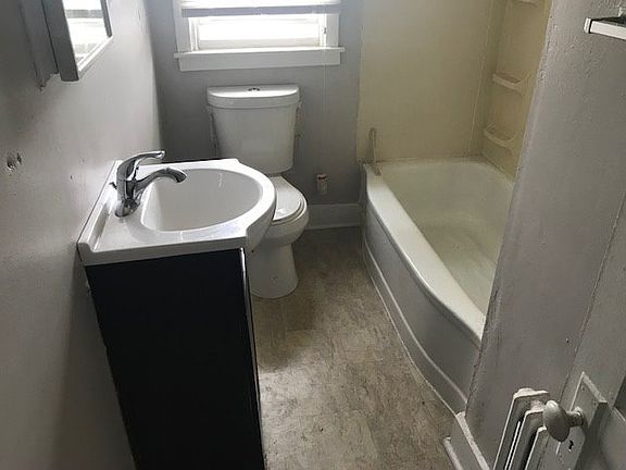 4th image of 7 Linn St APT 3