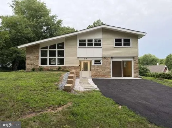 26 Camelot Dr, Plymouth Meeting, PA 19462