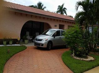 8800 NW 4th St, Pembroke Pines, FL 33024