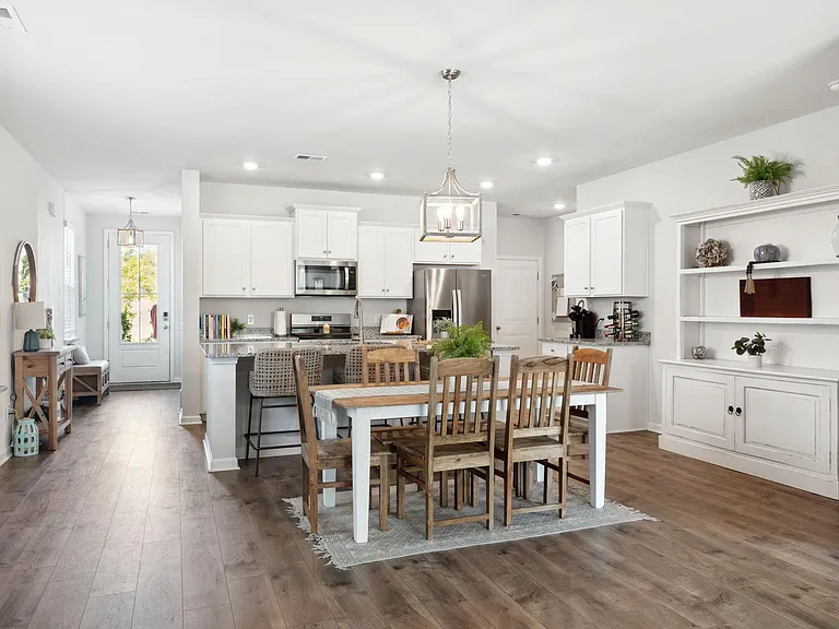 3921 Sawmill Ct — Photo 6