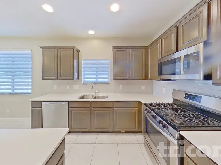 41287 W Hensley Way — Photo 6