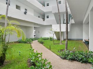 Lenox Plaza Condominium, Miami Beach, FL 33139
