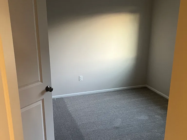 NE Olympic Rdg — Photo 8