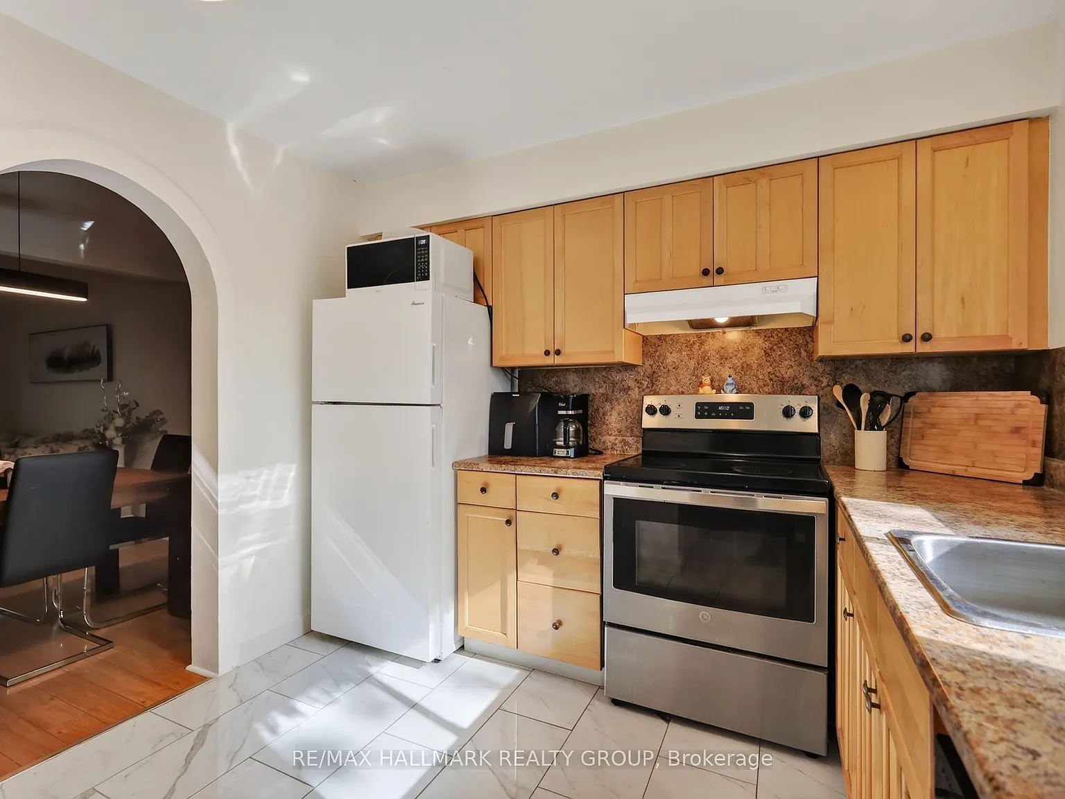 3 bed, $2,500 — Photo 4