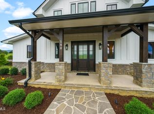 190 Farmhouse Village Trl, Butler, TN 37640