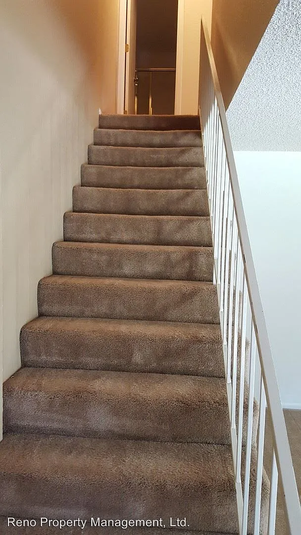 7639 Offenhauser Dr photo 1