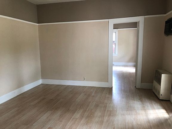 3rd image of 456 N Catalina Ave