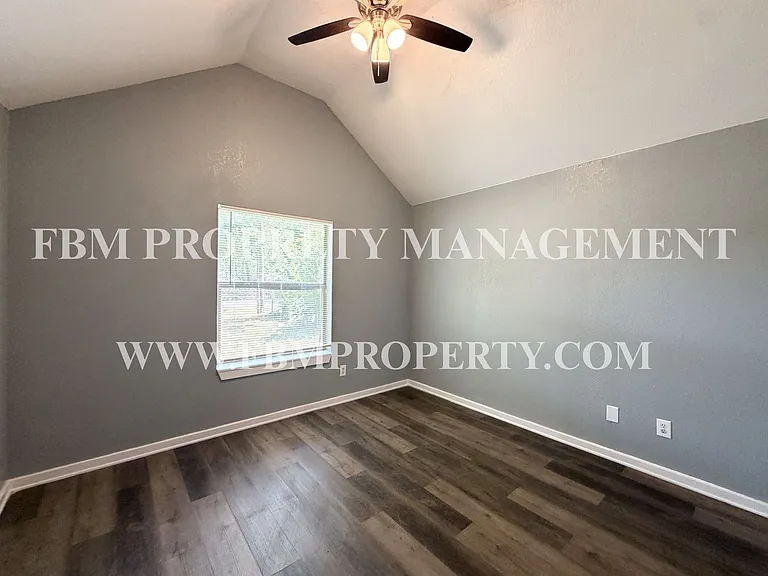 808 Metropolitan Ave — Photo 11