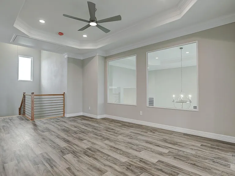 502 Amalfi Dr — Photo 23