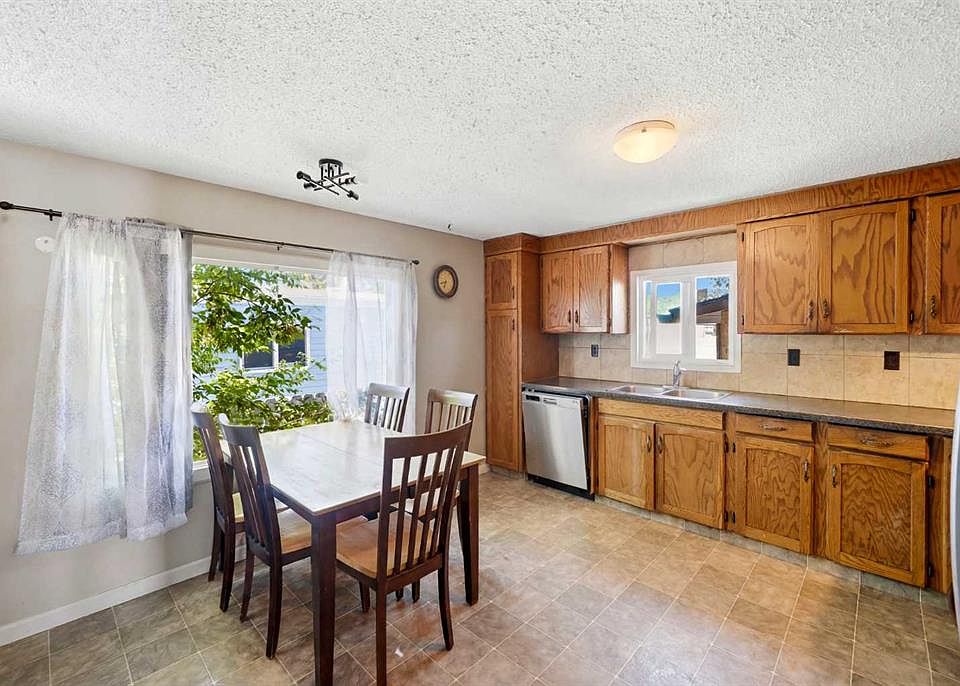 1st image of 89 N Spring Haven Close SE