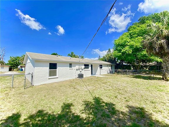 4th image of 212 60th Avenue Dr W