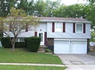 221 Southerly Hills Dr, Englewood, OH