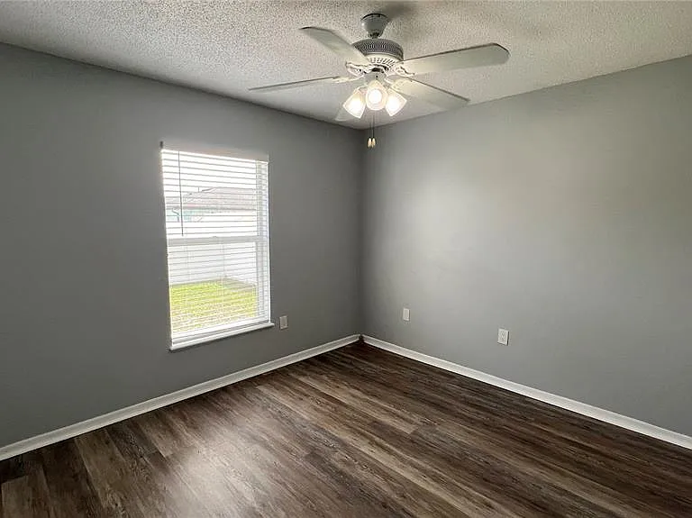 485 Martigues Dr — Photo 23