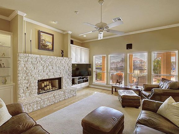 3rd image of 401 Porpoise Dr