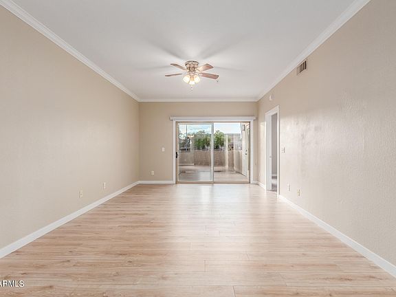 5th image of 1941 S PIERPONT Drive #1016