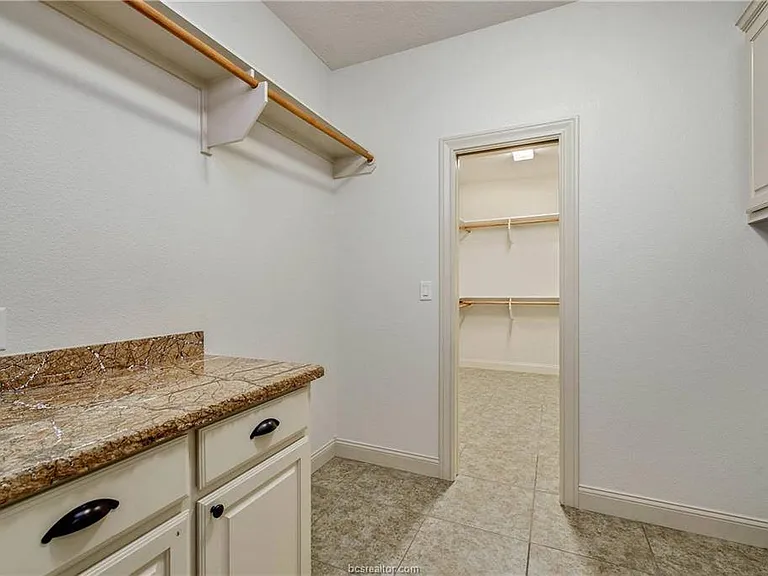 15701 Timber Creek Ln — Photo 12