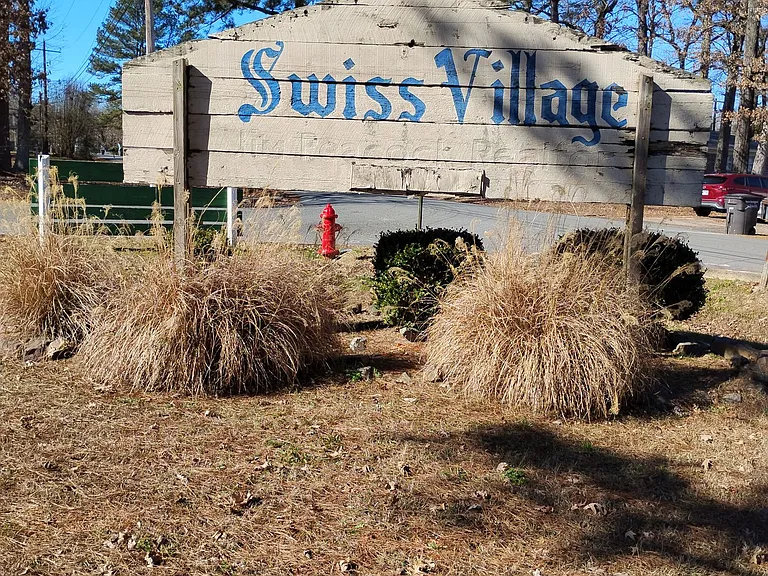 Swiss Village Apartments — Photo 8