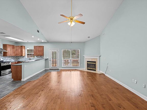 4th image of 3896 Mesa Rd