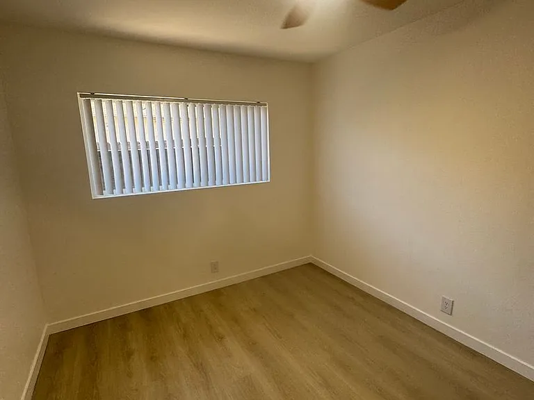 10541 Sycamore Ave — Photo 26