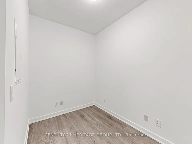8888 Yonge St #718 — Photo 21