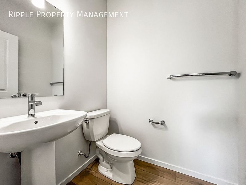 Edmonton Apartment for rent - 3 Bedrooms — photo 11