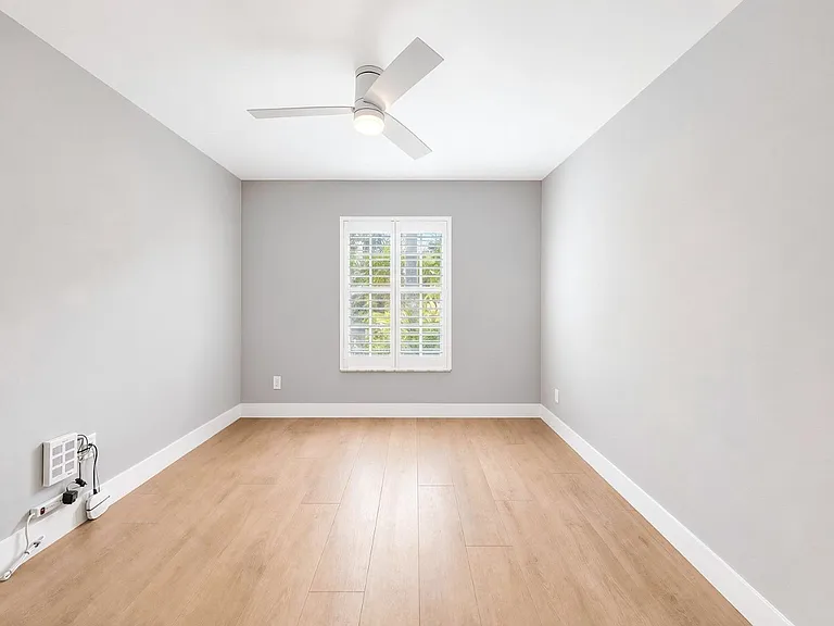 20822 Country Barn Dr — Photo 20