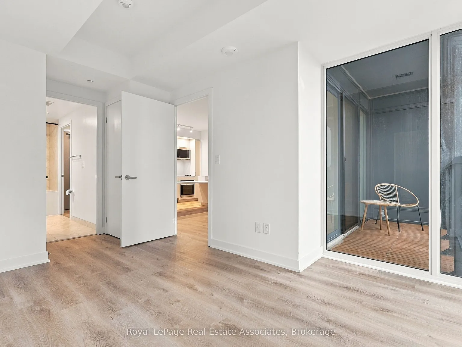 1 bed, $2,300 — Photo 4