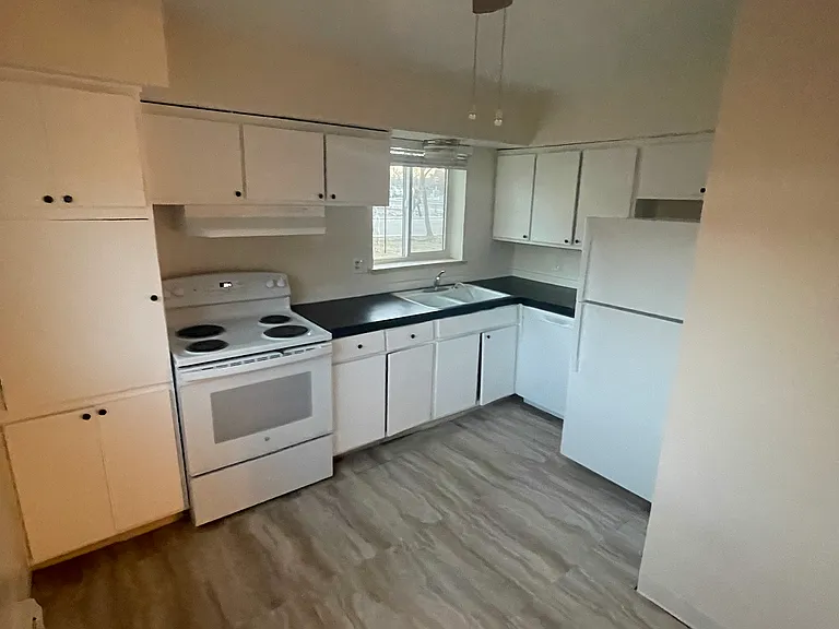 103 W Powers Cir #104 — Photo 17