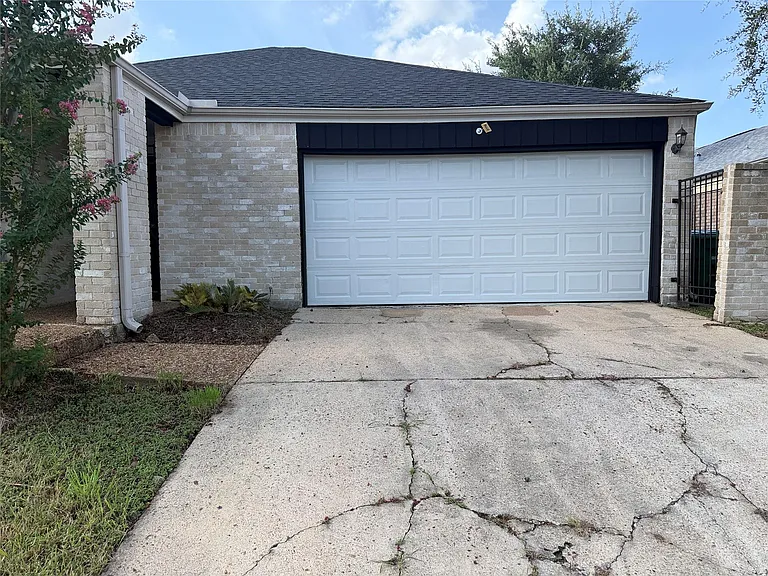 7822 Albin Ln — Photo 2