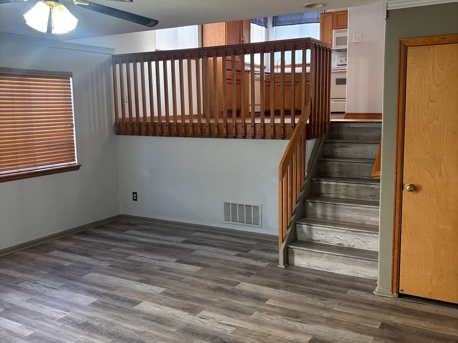 3 bed, 1866 sqft, $3,190 — Photo 2