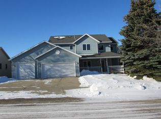 4140 Selkirk Rd, Bismarck, ND 58503